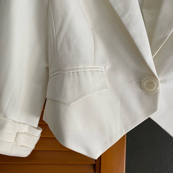 White Cropped Blazer Forever 21 - Picture 4 of 5